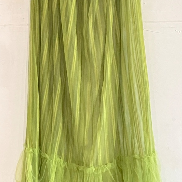 Lime green lace summer dress - Picture 3 of 9